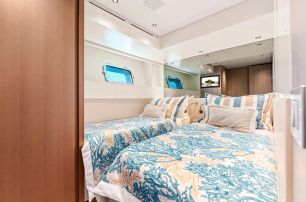 Sanlorenzo motor yacht North guest cabin with twin beds 