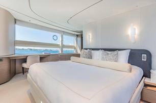 Motor yacht Gemini double guest cabin