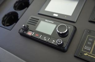 sleek Raymarine fixed vhf radio set