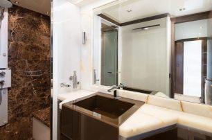 Dominator yacht Fradi ensuite with marble shower 