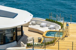 Bilgin superyacht Al Reem foredeck lounge  