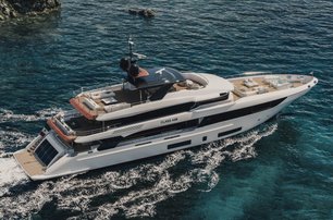 Benetti-Class-Range-running