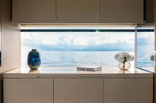Invictus ST550 motor yacht saloon window close up