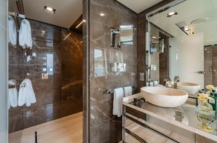 loon master en suite sink area