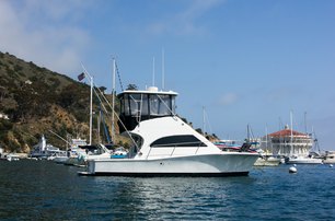 sportsfisher yacht underway in island location