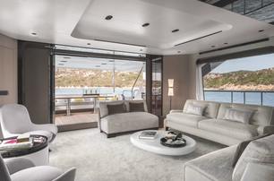 Azimut Grande 27M saloon view out to cockpit