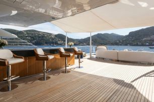 Amels superyacht Synthesis flybridge with bar 