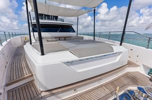Custom Line superyacht Lumpasaurus foredeck sun pads 