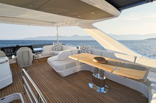 F58 motor yacht flybridge seating area