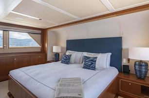 Feadship superyacht Synthesis 66 VIP guest cabin with windows 