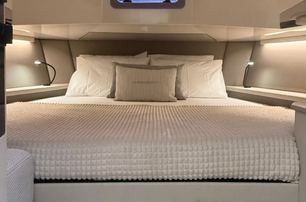 Technohull Alpha 45 boat cabin with double bed 