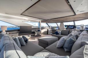 Sunseeker yacht Aurelius sky lounge and helm station 