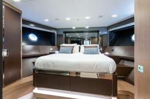 Riva motor yacht Kar VIP guest cabin 