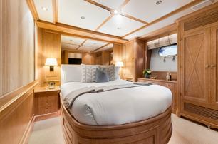 Benetti motor yacht Soho guest cabin with double bed 