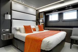 Extra Yachts motor yacht L.A.U.L. double guest cabin 