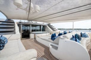 Amels superyacht Calypso sundeck jacuzzi 
