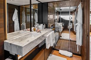 Custom Line superyacht Lumpasaurus master en suite with marble sink 