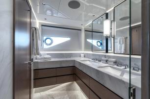 Sunseeker yacht Aurelius master cabin ensuite 