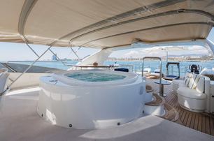 Benetti motor yacht Bunty sundeck jacuzzi  