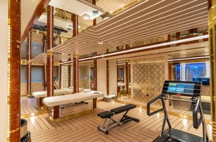 LEONA beach club gym