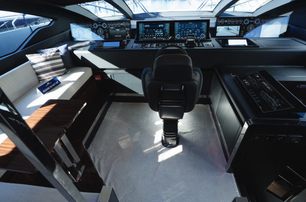 Riva-112-DolceVita-Super-Review-main-helm-chair