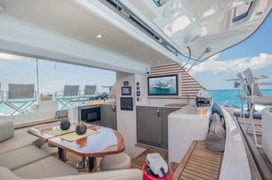Motor yacht Gemini aft deck lounge area
