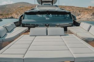 Pershing motor yacht Byeee... foredeck with sun pads 