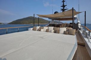 sun prince flybridge sunpads 