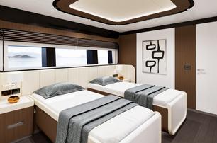 GX Superyachts GX42 RPH yacht guest cabin with twin beds 