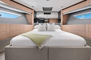 Ferretti motor yacht Alveare guest cabin with windows 
