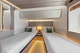  Azimut motor yacht Mastermind guest cabin with twin beds 