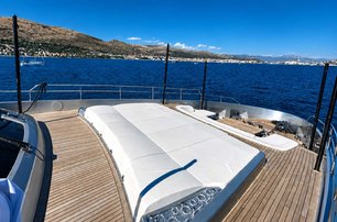 Riva motor yacht No Stress 888 foredeck sun pads and seating 