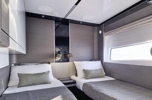 Azimut motor yacht D Five guest cabin with twin beds 