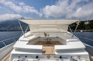 Azimut motor yacht Anastasia V foredeck with seating 