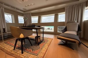  Sanlorenzo motor yacht Phoenician master cabin desk area 