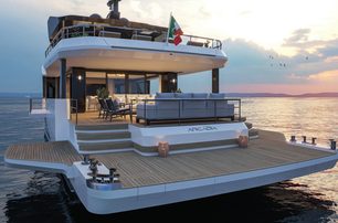 Arcadia A96 stern