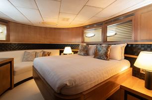 Pershing yacht Soraya guest cabin with double bed 