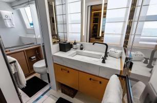 Sanlorenzo motor yacht Gatsby ensuite with marble sink 