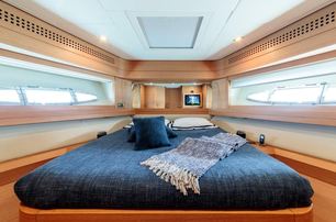 Pershing motor yacht For Ever guest cabin with windows 