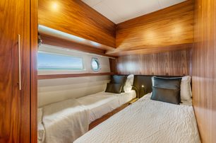 Sundeck 580 Guest Cabin