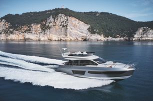 Azimut Fly 53 Mk2 running
