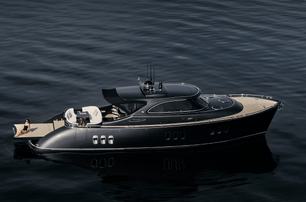 Zeelander 6 boat at anchor