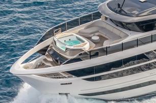 Motor yacht Gemini foredeck with jacuzzi 