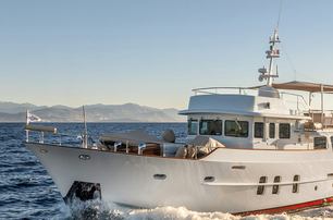 Motor yacht Sultana close up of bow