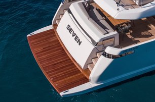 Sanlorenzo motor yacht Seven beach club close up 