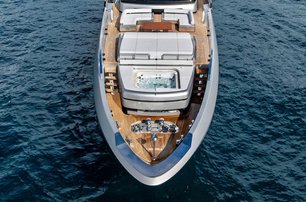 Riva motor yacht Euro foredeck with jacuzzi 