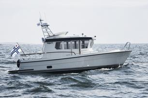 Targa 27.2 motor boat running shot, starboard side profile, moderate sea