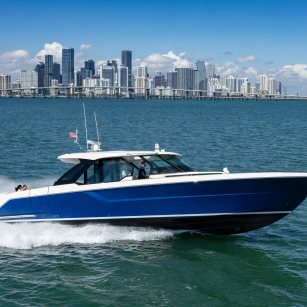 Tiara Yachts 56 LS