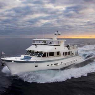Outer Reef 860 Cockpit Motoryacht