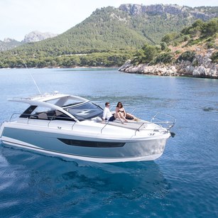 Sealine S330